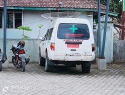 Kadiskes Tanggamus Hadiri Penutupan Re-Akreditasi Puskesmas Putih Doh, Ambulance Butut Kena Potret.